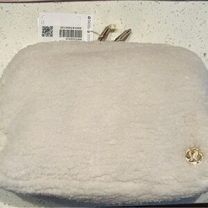 NWT Lululemon Everywhere Sherpa Fleece Belt Bag Natural white Ivory Trench